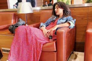 Chitrangda Singh spotted napping at Mumbai airport after her flight gets delayed