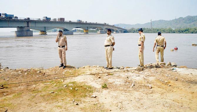 The Navi Mumbai police have roped in a private company to help in the search for Bidre