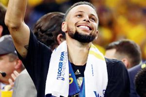 NBA star Stephen Curry heading to Hollywood!