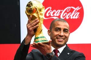 World Cup trophy arrives in Colombia