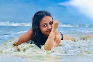 Saath Nibhana Saathiya fame Devoleena Bhattacharjee goes bold in a bikini