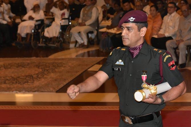 Mahendra Singh Dhoni. Pic/ AFP