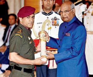 Lt Colonel Mahendra Singh Dhoni receives Padma Bhushan award
