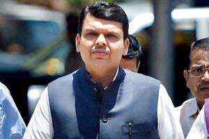 Devendra Fadnavis directs MMRDA to complete projects within timelines