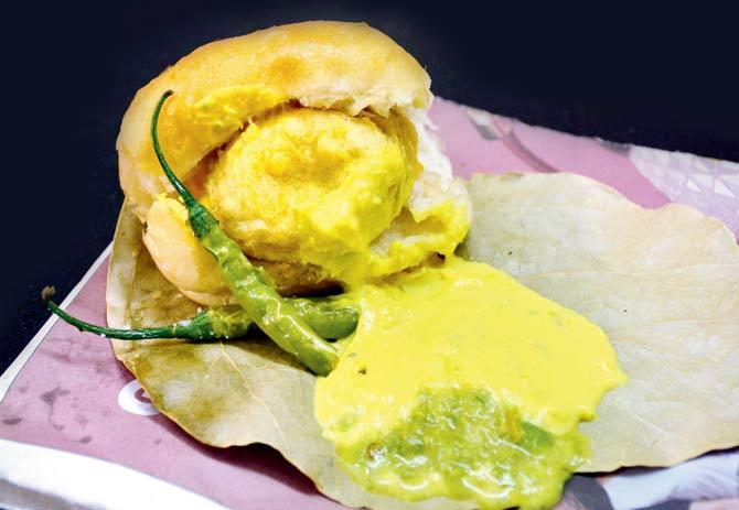 Gajanan vada pav
