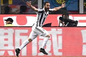 Juventus late fightback downs Inter for crucial title edge