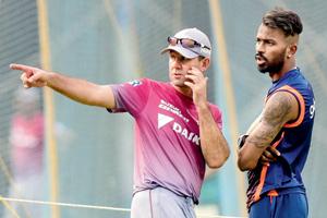 T20: Mumbai's Hardik Pandya returns from injury to face Delhi