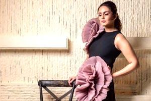 Huma Qureshi scores 3 million Twitter followers