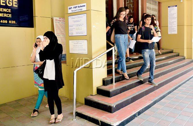 Jai Hind College at Churchgate was granted autonomy by UGC last month. It awaits a nod from Mumbai University. Pics/Bipin Kokate