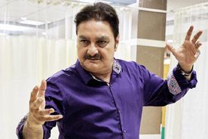 Vinay Pathak says Indian artistes get 'special care' in Pakistan