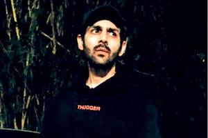 Injured Kartik Aaryan won't be part of the football match in Singapore