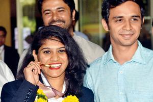 CWG gold medallist Madhurika's husband Omkar and mother-in-law have got her back