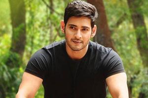 OMG! South superstar Mahesh Babu spent 14 hours clicking selfies with fans