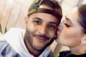 Nargis Fakhri kissing rumoured boyfriend Matt Alonzo is going viral