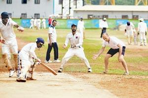 Mumbai: England's Nasser Hussain relives cricket history at Azad Maidan