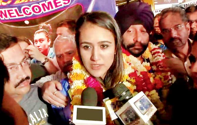 Paddler Manika Batra gets a rousing welcome in New Delhi