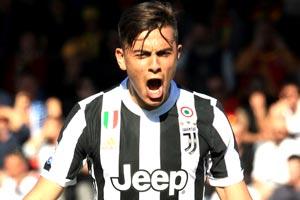 Dybala hat-trick stretches Juventus lead, Roma fall to inspired Fiorentina