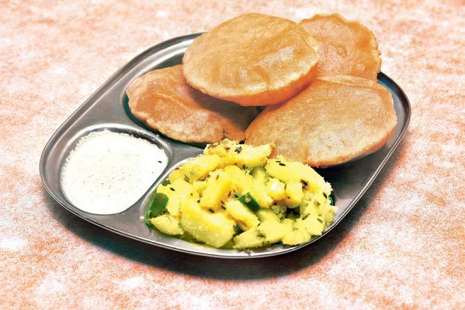 Comprising Rajgira puri-bhaji
