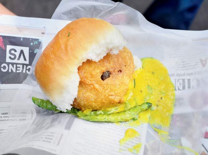 Rajmata vada pav
