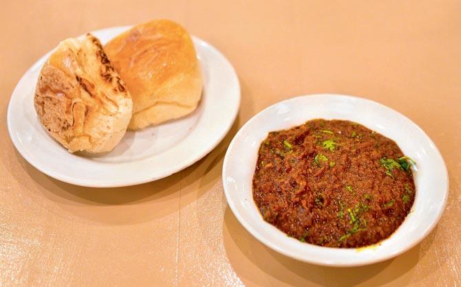 Ramzan keema: When it comes to keema, we trust only Irani cafes to get it right, with many afternoons spent at Café Gulshan in Matunga and Café Colony in Dadar while in college. Ramzan keema ('260) manages to win us over with its subtle heat, minus the grease
