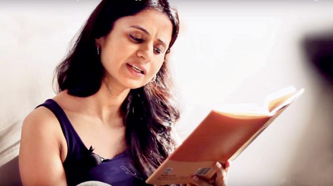 Rasika Dugal reads from a collection of Hindi poems. Pic/Active illusions