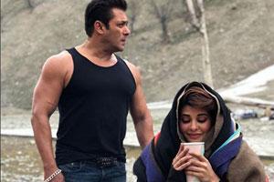 Salman Khan too hot to handle for Jacqueline Fernandez? See photo
