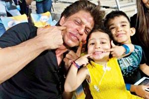 Shah Rukh Khan meets MS Dhoni's daughter Ziva
