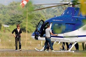 Shah Rukh Khan takes chopper from Vile Parle to reach Vasai for Zero's shoot