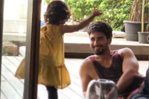 Shahid Kapoor's reaction to daughter Misha saying something is beautiful!