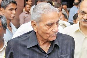 Shanti Bhushan seeks clarification from SC on 'master of roster's' authority