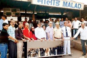 Mumbai: Malad doctors donate steel stretchers worth Rs 1.4 lakh