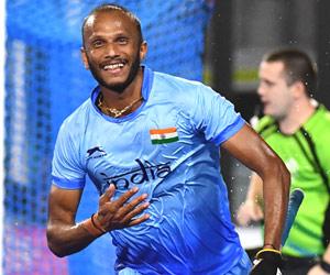 Commonwealth Games: India scrape past Wales 4-3