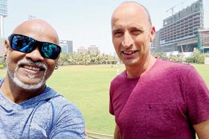 Vinod Kambli meets former England skipper Nasser Hussain for chat at BKC