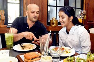 Ex-hockey skipper Viren Rasquinha, cricketer Jemimah Rodriques bond over lunch