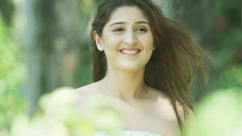 Dhvani Bhanushali Sex - YouTube star Dhvani Bhanushali reprises Whitney Houston's I Will Always  Love You