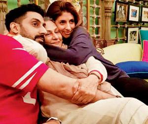 This pic of Shweta and Abhishek hugging mother Jaya Bachchan is simply adorable