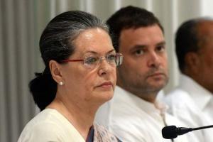 Delhi HC reserves order on Sonia, Rahul Gandhi's plea