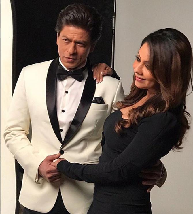 Shah Rukh Khan and Gauri Chibber: One of B-town's most popular and loved couples, SRK and Gauri got married in 1991. Khan married Gauri Chibber, a Punjabi Hindu, in a traditional Hindu wedding ceremony, after a six-year courtship.
