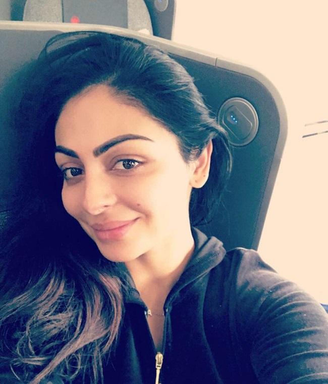 650px x 760px - Neeru Bajwa is ageing like fine wine and these pictures are proof