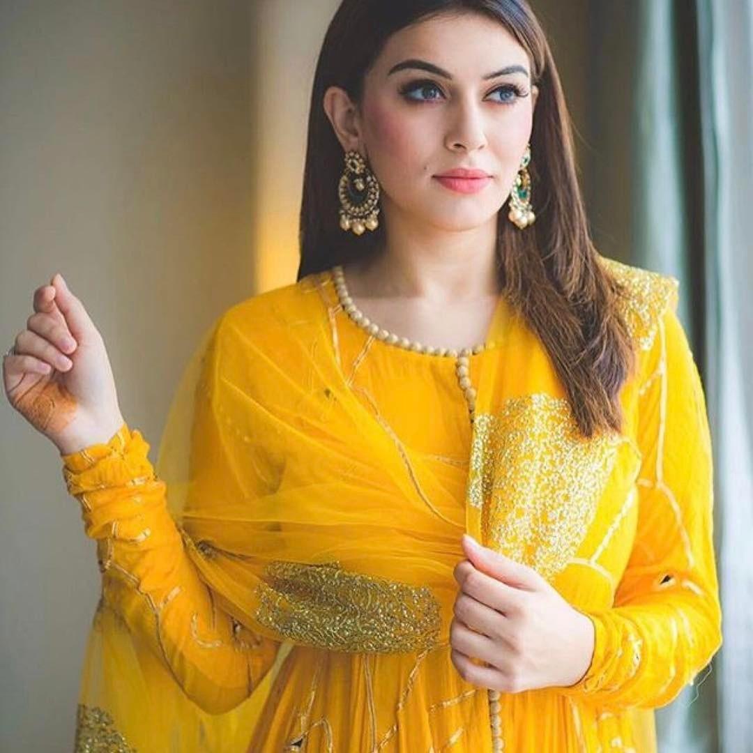 Hansika Motwani got her first big break in Bollywood as a child artist with Hrithik Roshan and Preity Zinta starrer Koi... Mil Gaya. Her performance was considerably good and got noticed by many!