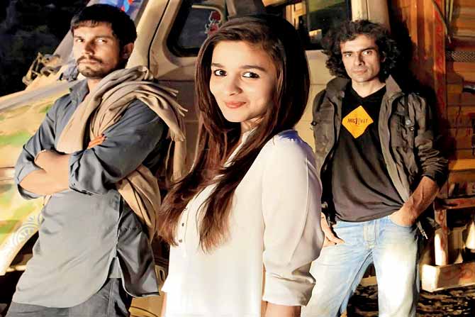 Imitaz Ali on the set of Highway with Alia Bhatt and Randeep Hooda