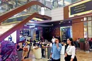 Cafe Moshe's founder complains as new owners fraudulently renew license