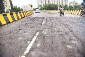 Mumbai: Goregaon's newly opened flyover graced by potholes in just five days