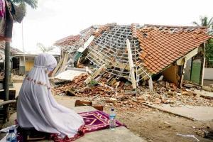 Indonesian island lifted by 10 inches by earth quake