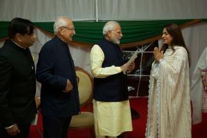 Juhi Chawla and family meet PM Narendra Modi in Uganda!
