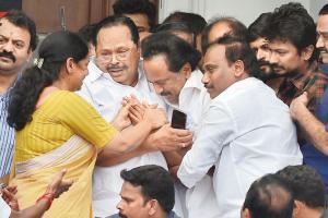 DMK wins burial battle as High Court orders for space at Marina