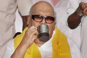Karunanidhi burial: DMK criticises AIADMK over 'double standards'