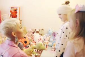 Katy Perry visits her sick fan in Australia