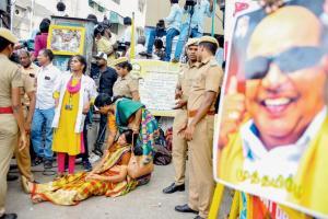 Shocked over Karunanidhi's illness, 21 DMK workers die