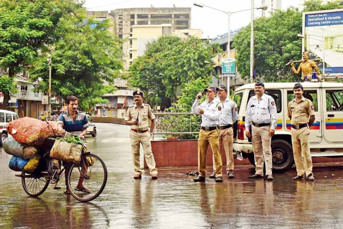 There was heavy police presence in the city, such as seen near Plaza theatre at Dadar. Pic/suresh karkera